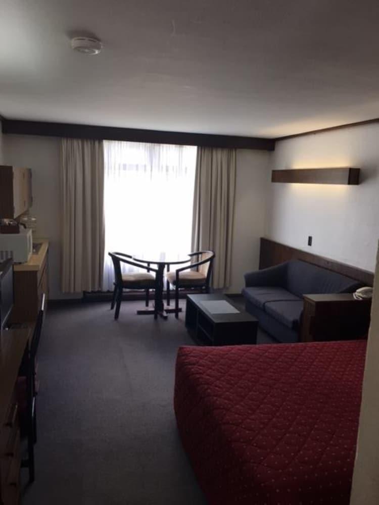 West Coaster Motel 3*