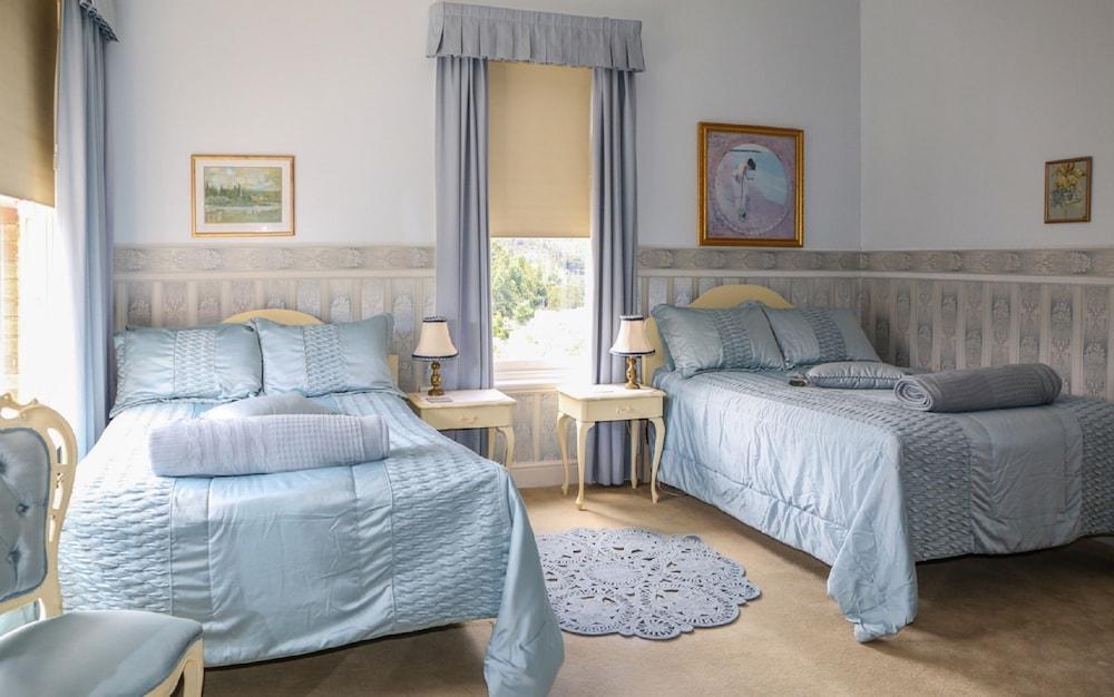 Penghana Bed & Breakfast 4*