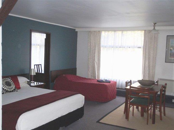 Motel West Coaster