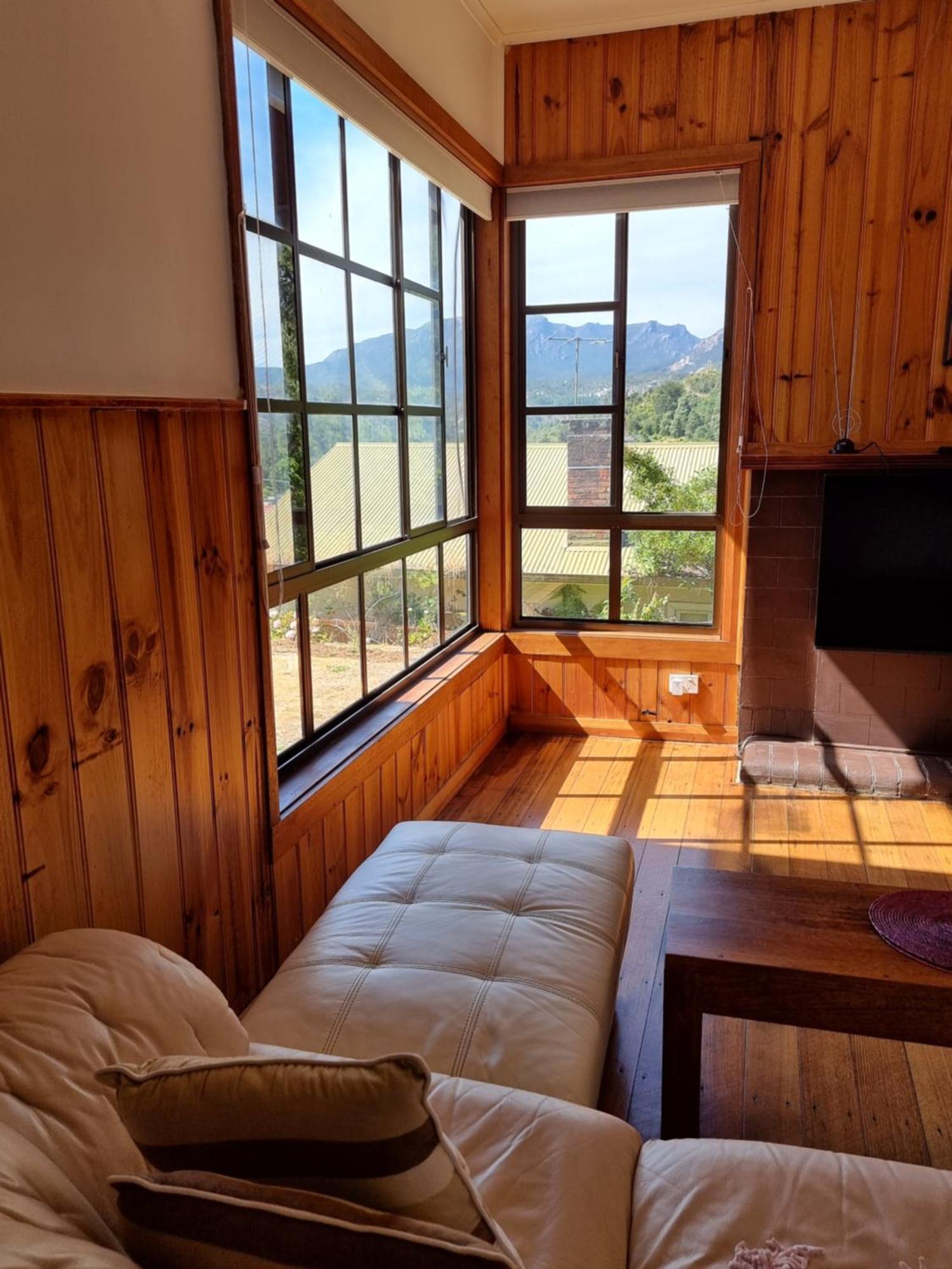 Owen Genuine Comfort And Views Holiday home