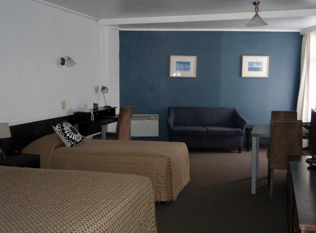 Motel West Coaster