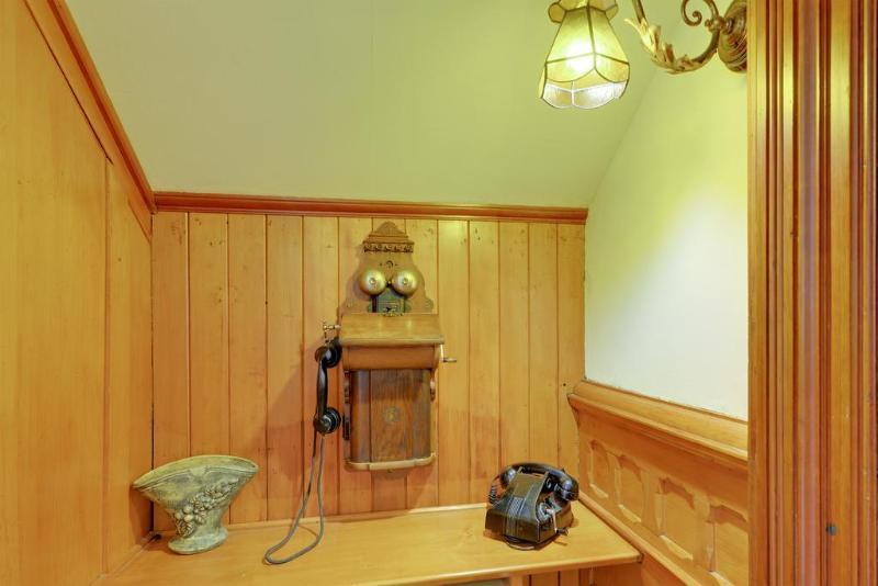 Penghana Bed & Breakfast 4*