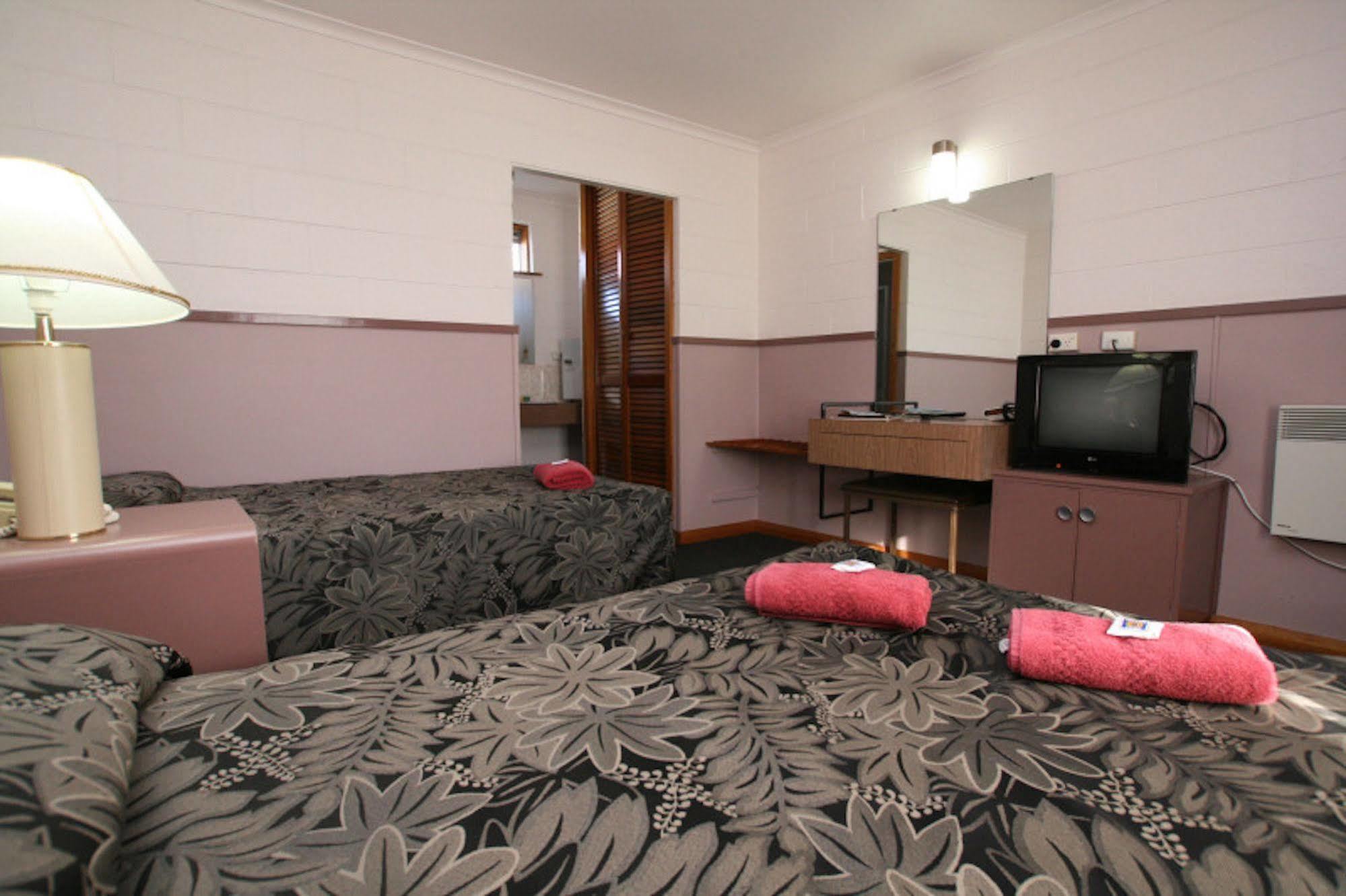 Motor Motel 3*
