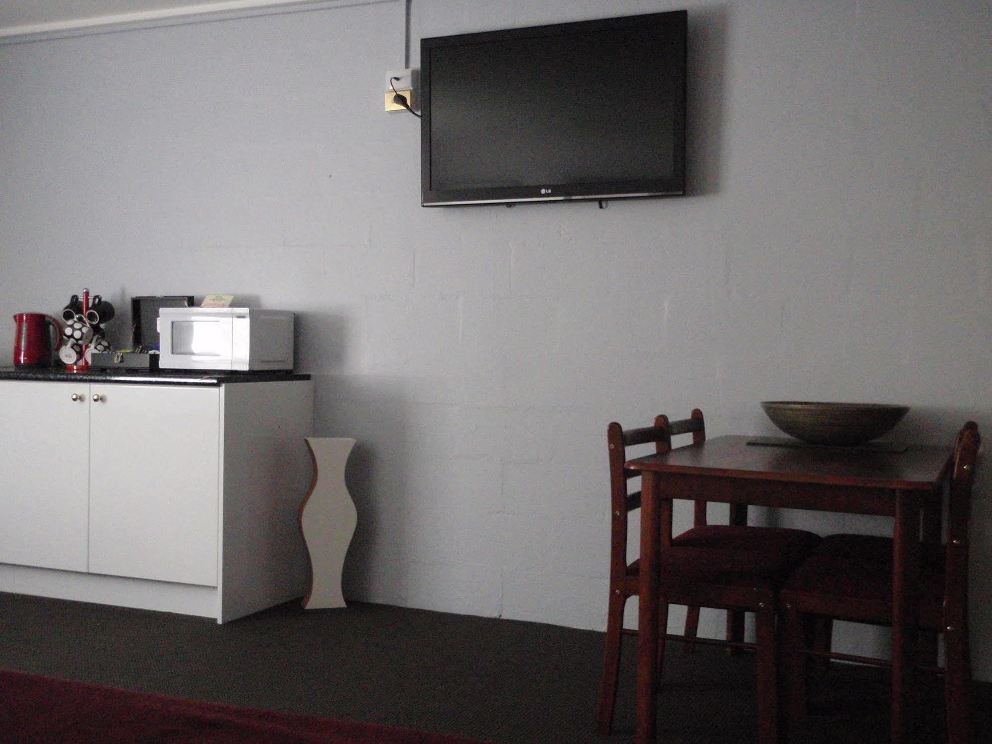 West Coaster Motel