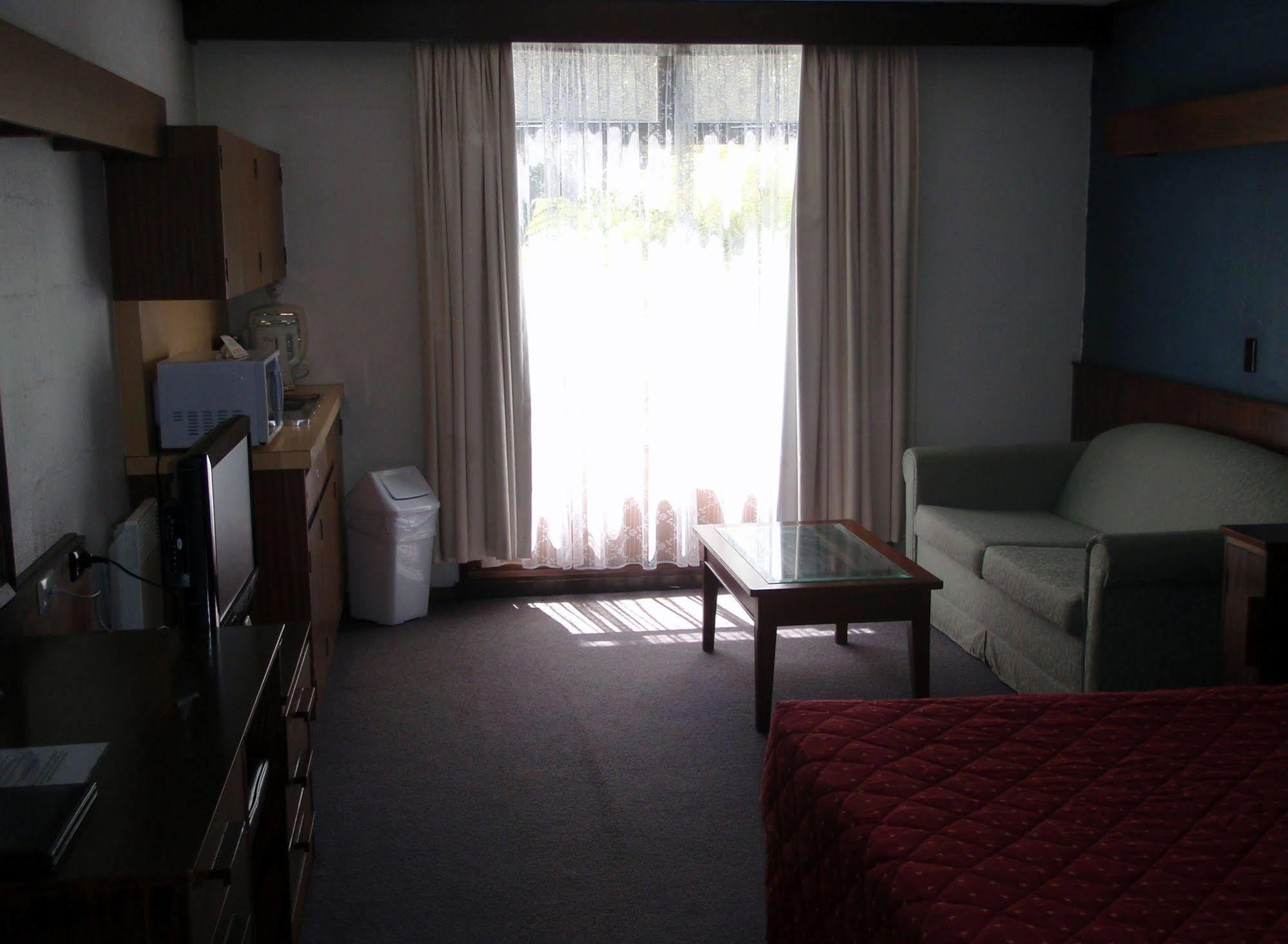 West Coaster Motel