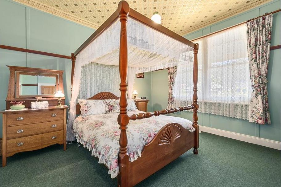 Comstock Welcomes Holiday home Queenstown
